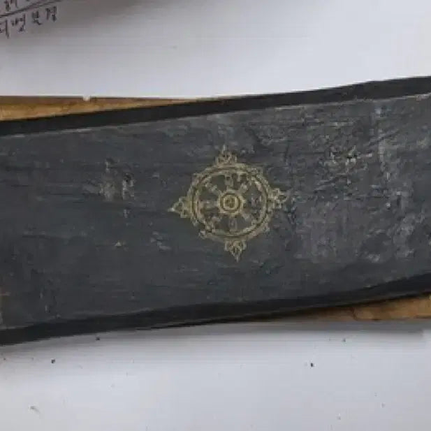 [SOLD OUT] 금동불 감입 목제 경판 및 티베트어 필사 본생경 불경 불교 골동품 수집품