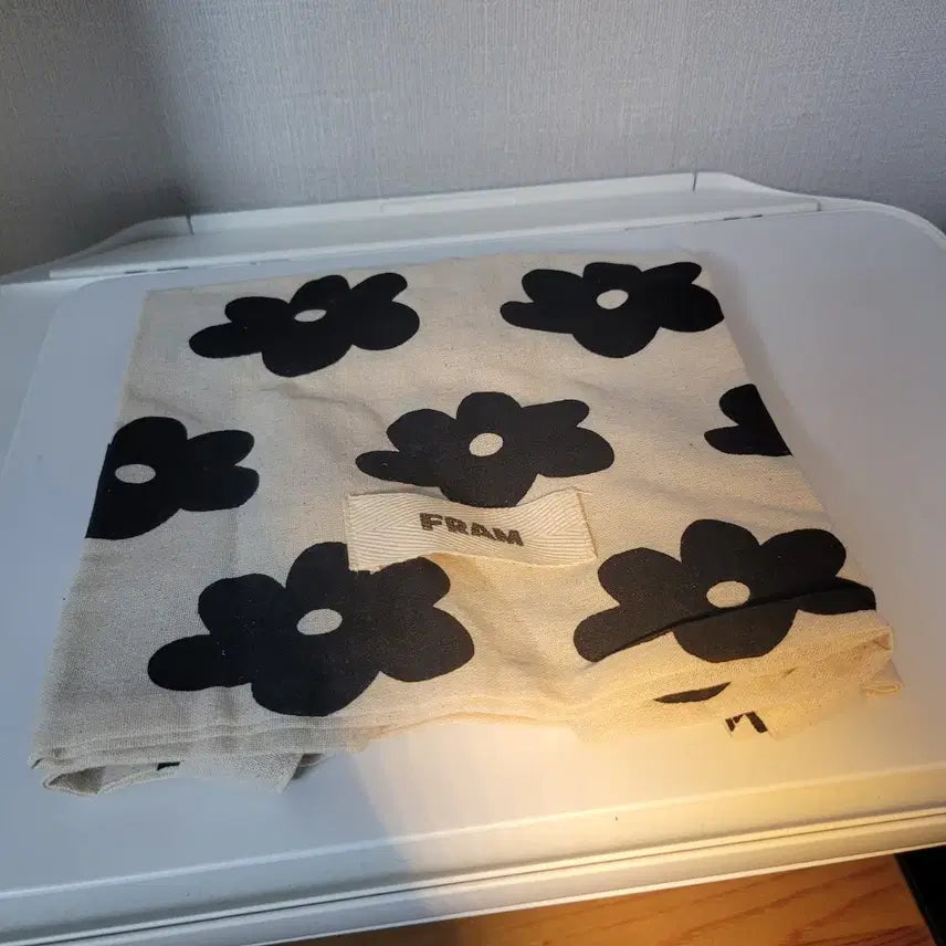 [BUNJANG] FRAM Flower Pattern Eco Bag / FRAM 플라워 패턴 에코백 미사용
