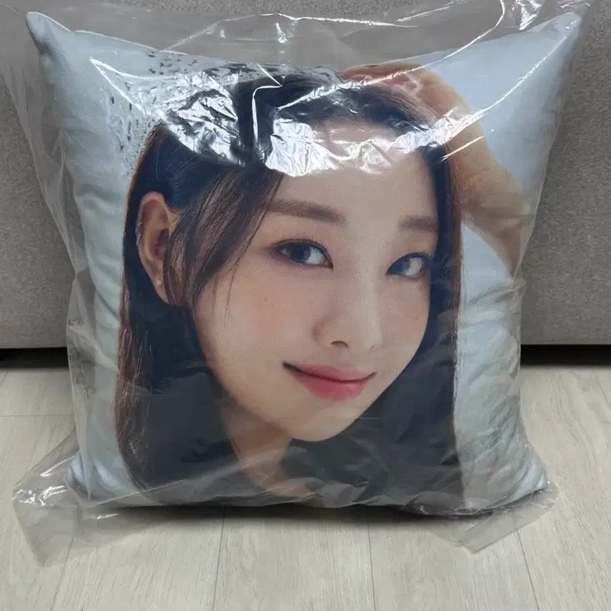 [BUNJANG] Loona Yves Cushion / 이달의 소녀 이브 쿠션 미개봉 상품