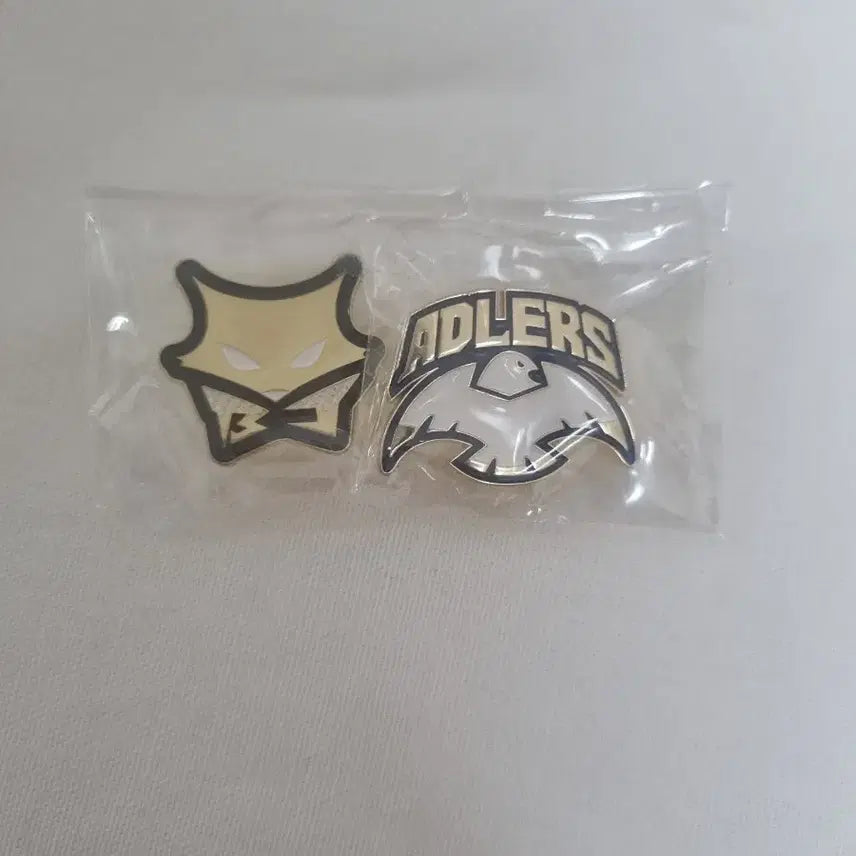 [BUNJANG] Haikyuu Adlers &amp; Black Jackals Pin Badges Bundle Set / 하이큐 애들러스 블랙자칼 미개봉 핀뱃지 일괄