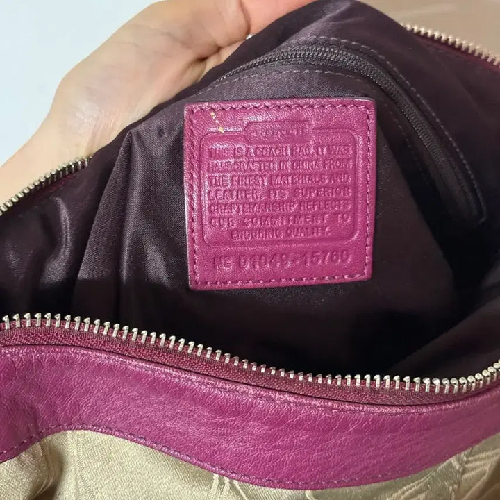 [BUNJANG] Coach Raspberry Pink Signature Y2K Shoulder Bag / 코치 라즈베리핑크 시그니처 Y2K 숄더백