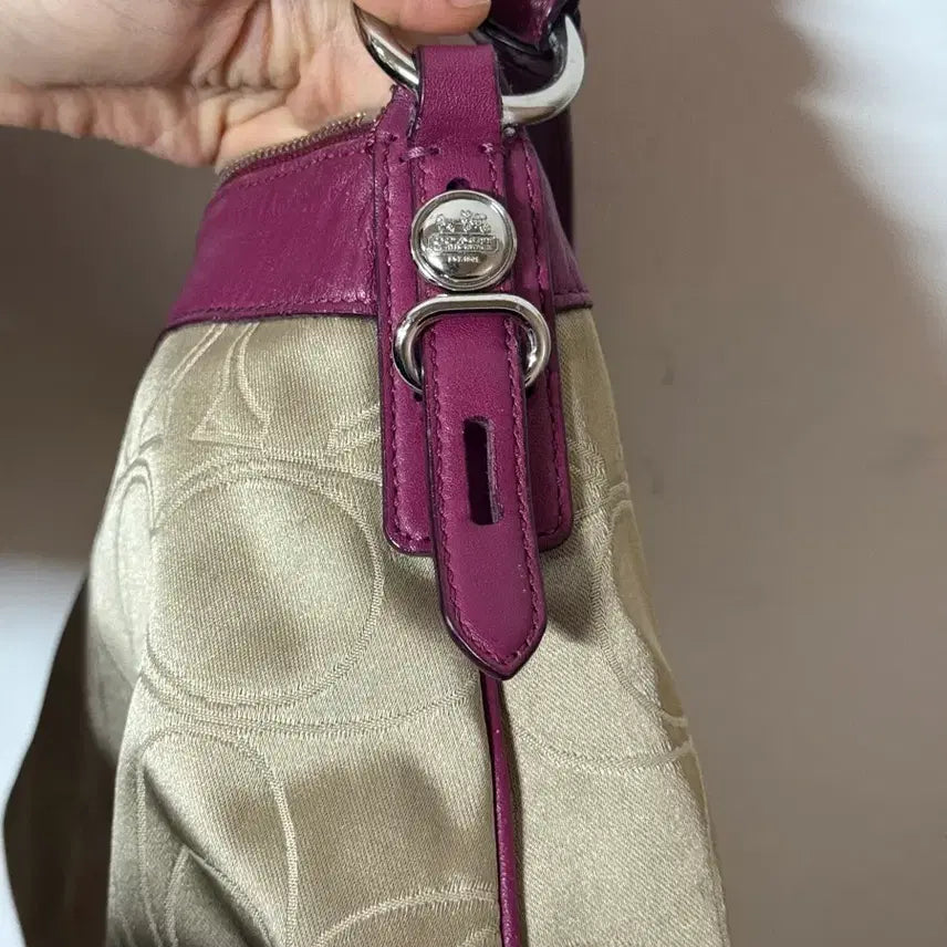 [BUNJANG] Coach Raspberry Pink Signature Y2K Shoulder Bag / 코치 라즈베리핑크 시그니처 Y2K 숄더백