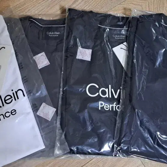 [BUNJANG] Calvin Klein Performance Summer Signature Logo T-shirts (Set of 4) / 일괄4종]캘빈클라인 퍼포먼스 Summer 시그니처 로고 티셔츠