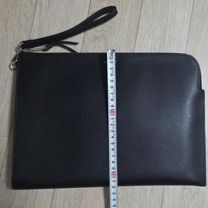 [BUNJANG] Jill Stuart Black Leather Clutch Bag / 질스튜어트 블랙 가죽 클러치백(새상품)