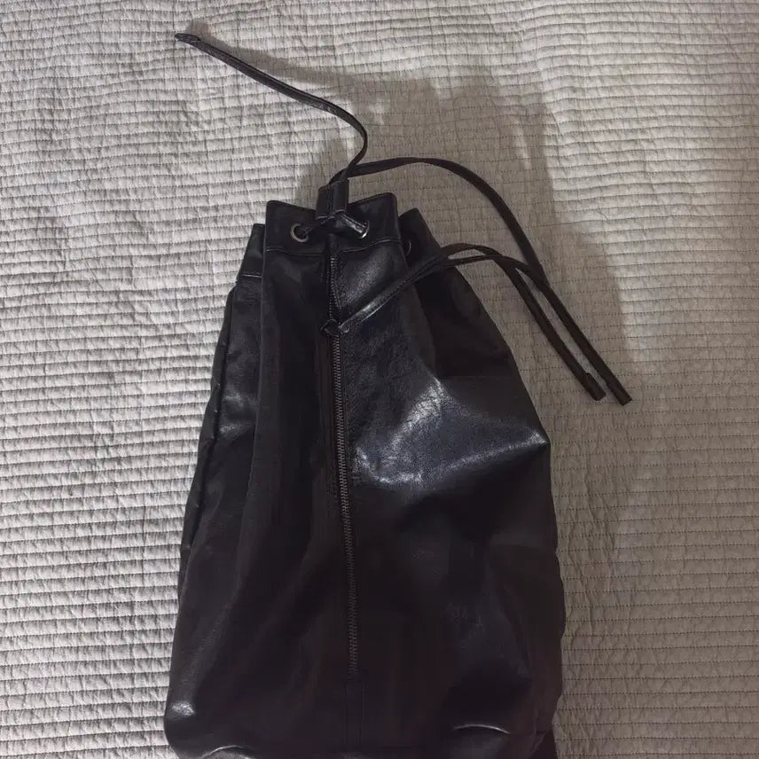 [SOLD OUT] 메종미네드 버킷 레더백