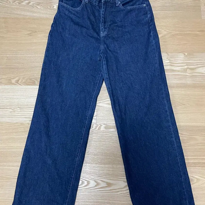 [BUNJANG] Uniqlo Wide Straight Denim Indigo Jeans / 유니클로 와이드 스트레이트 데님 인디고