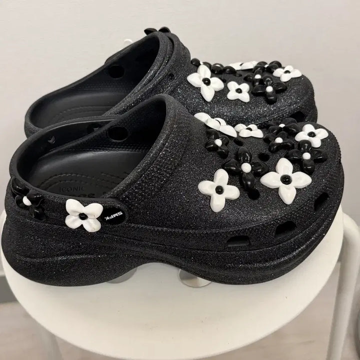 [BUNJANG] Crocs SMFK Classic Bae Clog Glitter Black (250) / Crocs X SMFK 클래식 베이 클로그 블랙 글리터 (250)