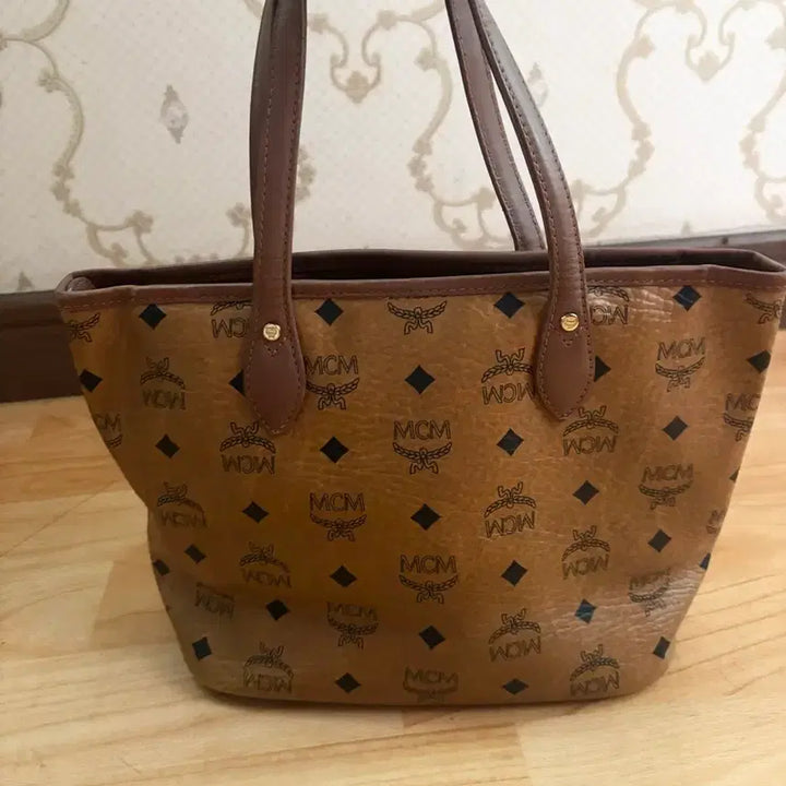[BUNJANG] MCM Genuine Leather Handbag / MCM정품가방