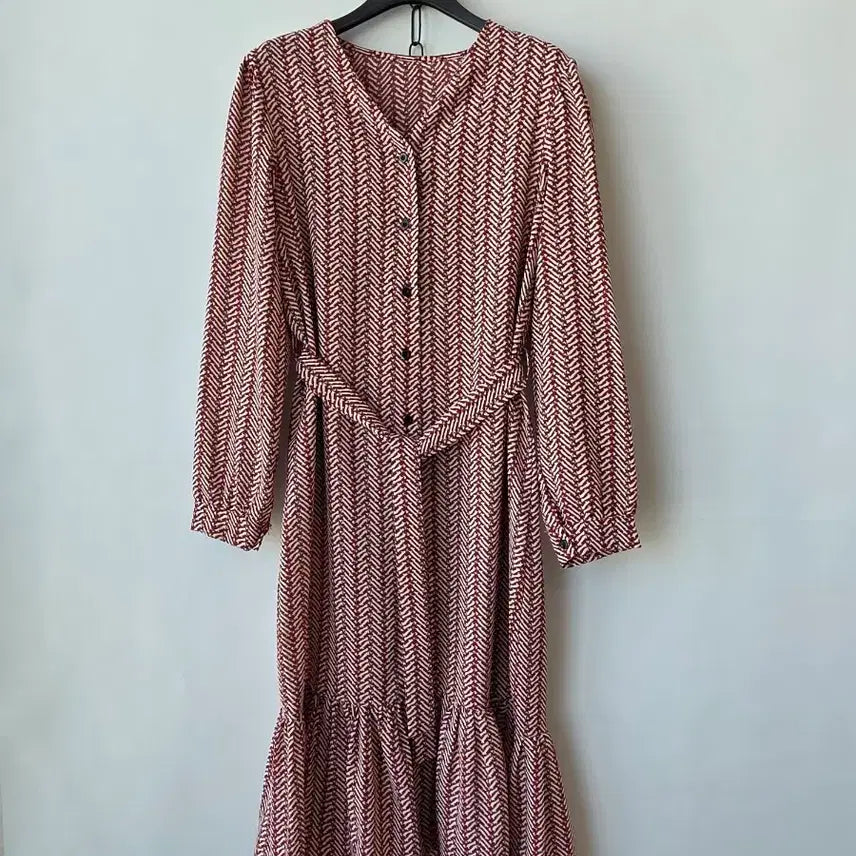 [SOLD OUT] 66-77)무늬 스트랩 원피스