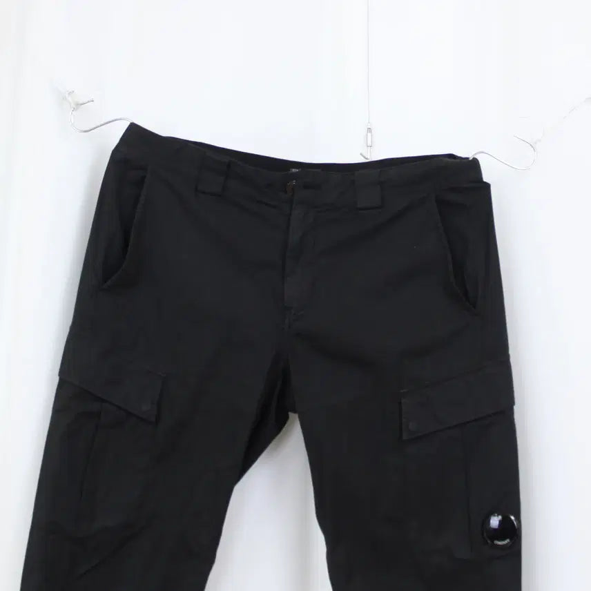 [SOLD OUT] [정품] CP컴퍼니 남성 렌즈 와펜 면 카고 팬츠 (48) 상상샵