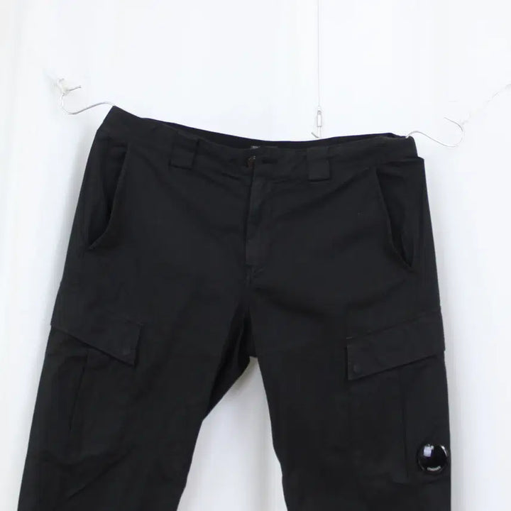 [SOLD OUT] [정품] CP컴퍼니 남성 렌즈 와펜 면 카고 팬츠 (48) 상상샵