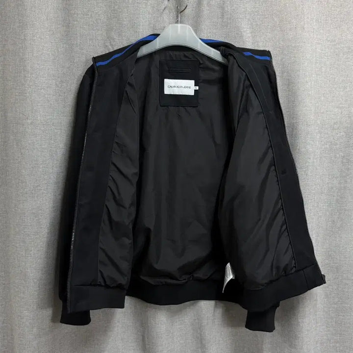 [SOLD OUT] [XL] 캘빈클라인 진 Calvin Klein 바람막이 자켓