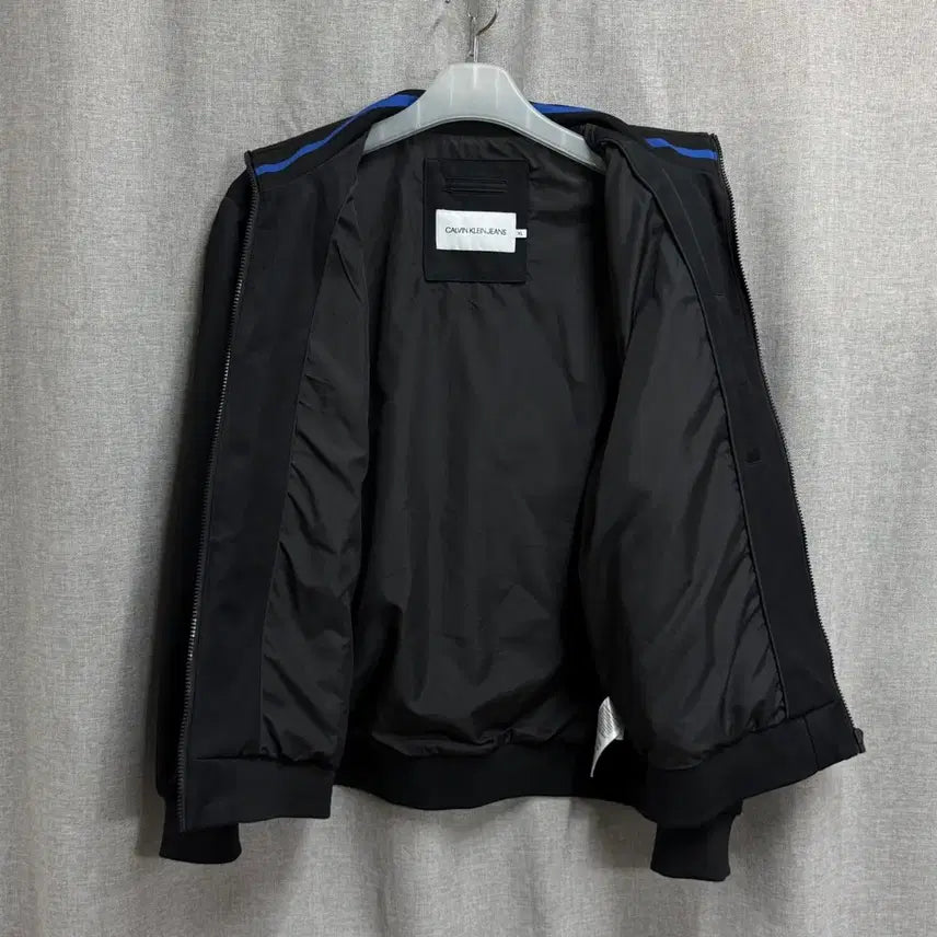 [SOLD OUT] [XL] 캘빈클라인 진 Calvin Klein 바람막이 자켓