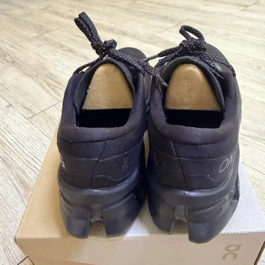 [SOLD OUT] 온러닝 클라우드몬스터3 블랙 235여성운동화