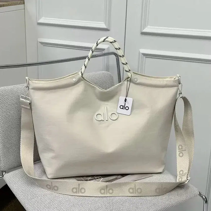 [SOLD OUT] [BUNJANG] Alo Yoga Ivory Tote Bag / alo 알로 요가 가방 아이보리 토트백