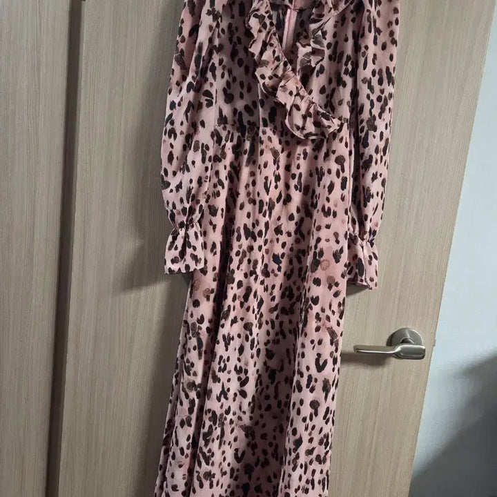 [BUNJANG] THANK YOU Pink Leopard Long Dress / 핑크 레오파드 롱 원피스 프릴 장식