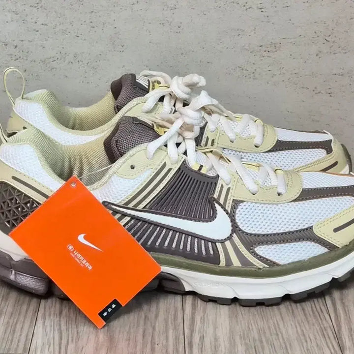 [BUNJANG] Nike WMNS Vomero 5 Pale Ivory (245mm) / 나이키 GS 보메로 5 페일 아이보리 245