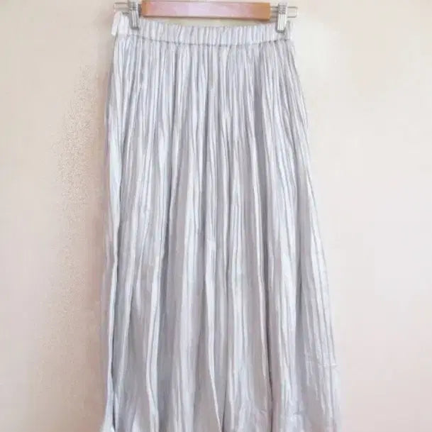 [BUNJANG] COLZA Grey Glossy Long Skirt / COLZA 그레이 광택/ 롱 스커트 (새옷)