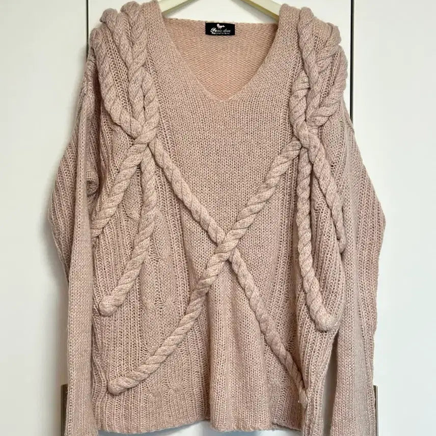 [BUNJANG] V-Neck Cable Knit Sweater / 꽈배기 니트 여성스러운 스웨터 아우터 탑 브이넥
