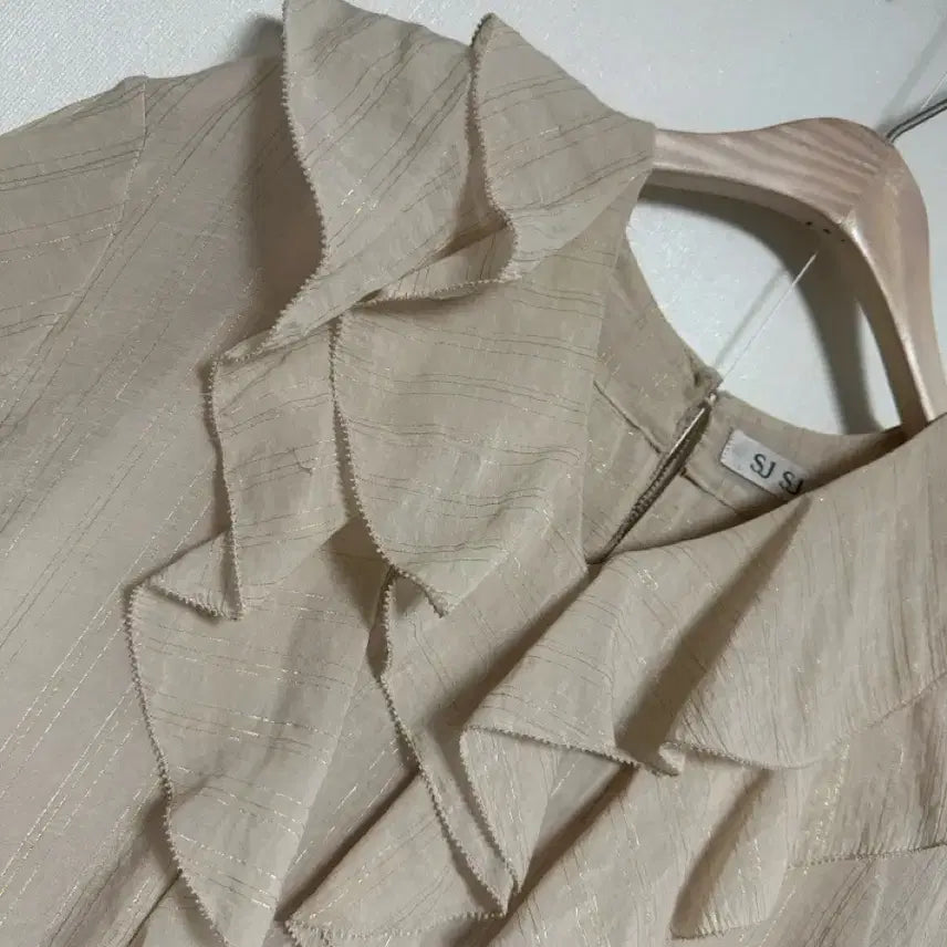 [BUNJANG] SJSJ Ruffle Collar Asa Cotton Blouse / SJSJ 21 러플카라 아사면 블라우스