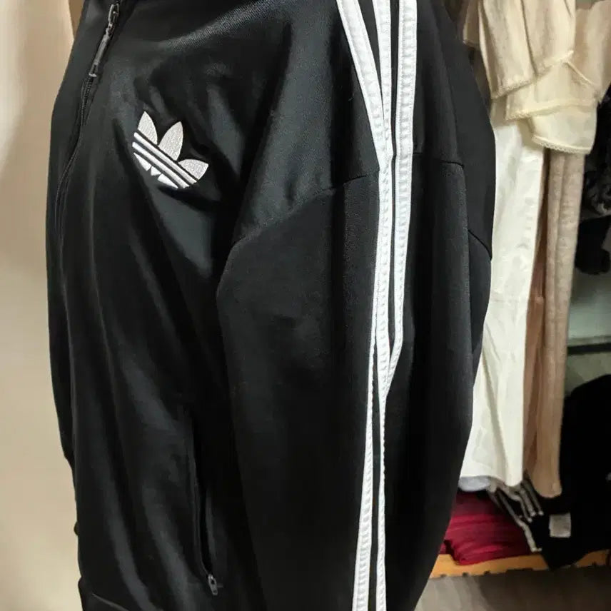 [SOLD OUT] 아디다스 블랙 파이어버드 져지