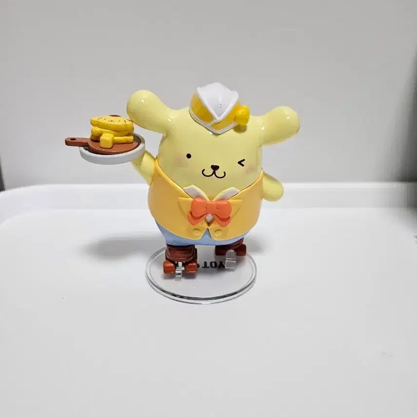 [BUNJANG] Sanrio Official Pompompurin Roller Skating Waiter Figure / 산리오 정품 롤러스케이팅 레스토랑 폼폼푸린 피규어