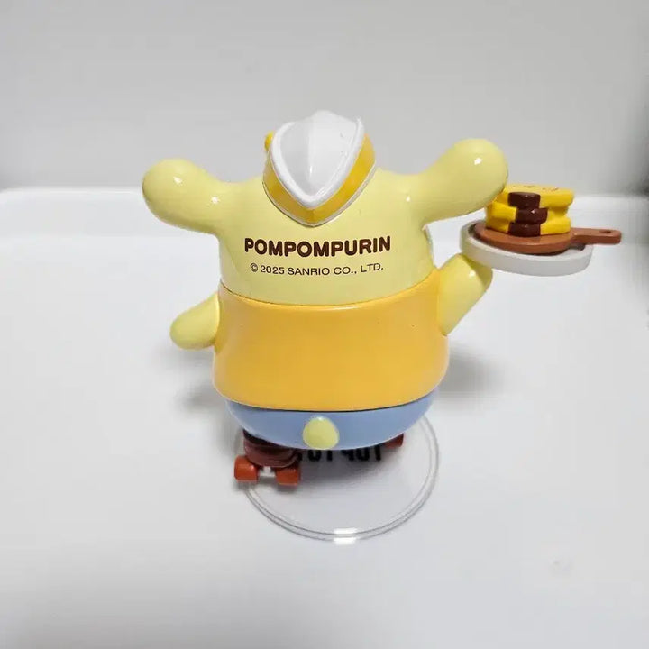 [BUNJANG] Sanrio Official Pompompurin Roller Skating Waiter Figure / 산리오 정품 롤러스케이팅 레스토랑 폼폼푸린 피규어