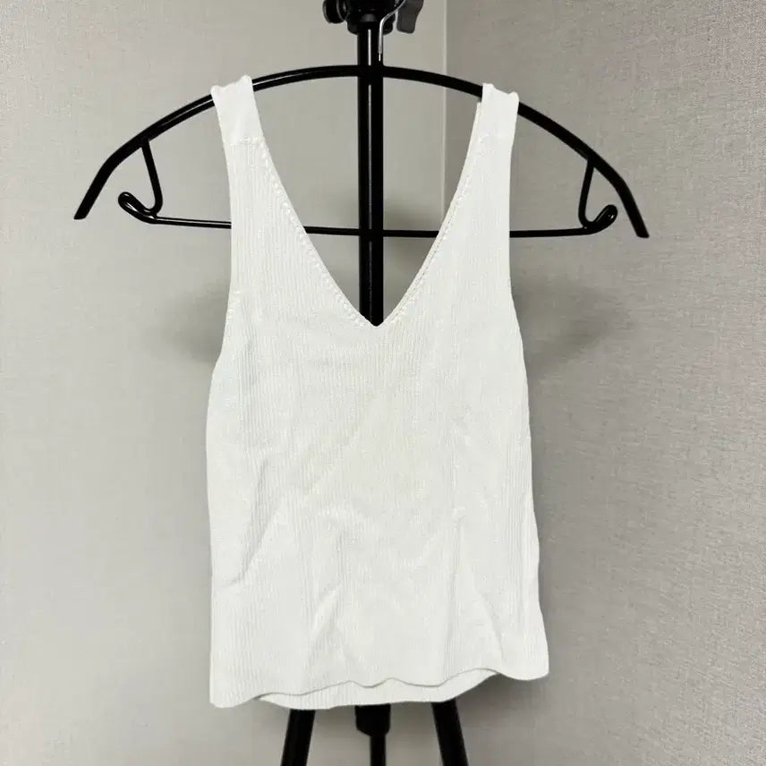 [BUNJANG] White Sleeveless Top / 화이트 끈나시