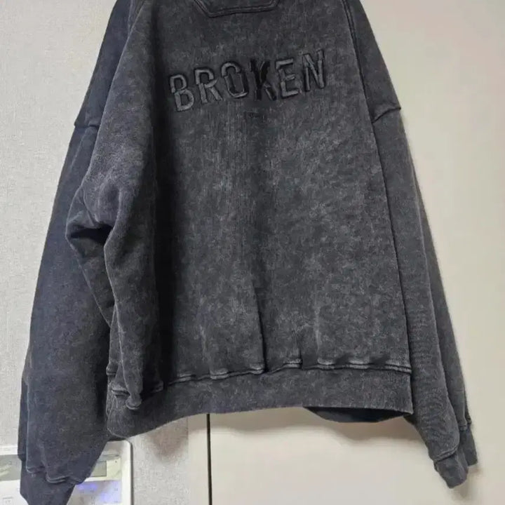 [BUNJANG] Juun.J 23FW Dyed Broken Sweatshirt M Size / 준지 다잉 브로큰 맨투맨 - 23FW