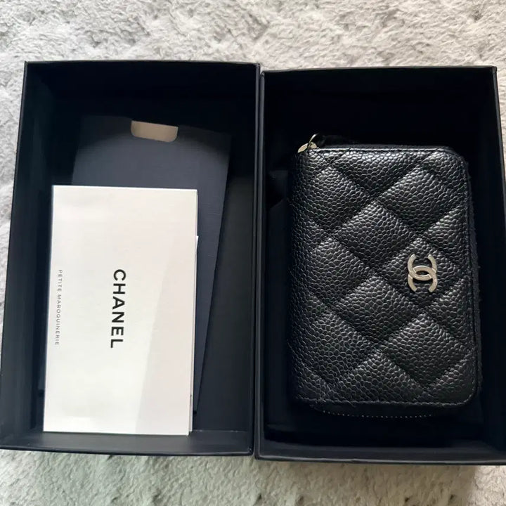 [SOLD OUT] 샤넬 캐비어 내장칩 은장 지퍼돌이 카드지갑