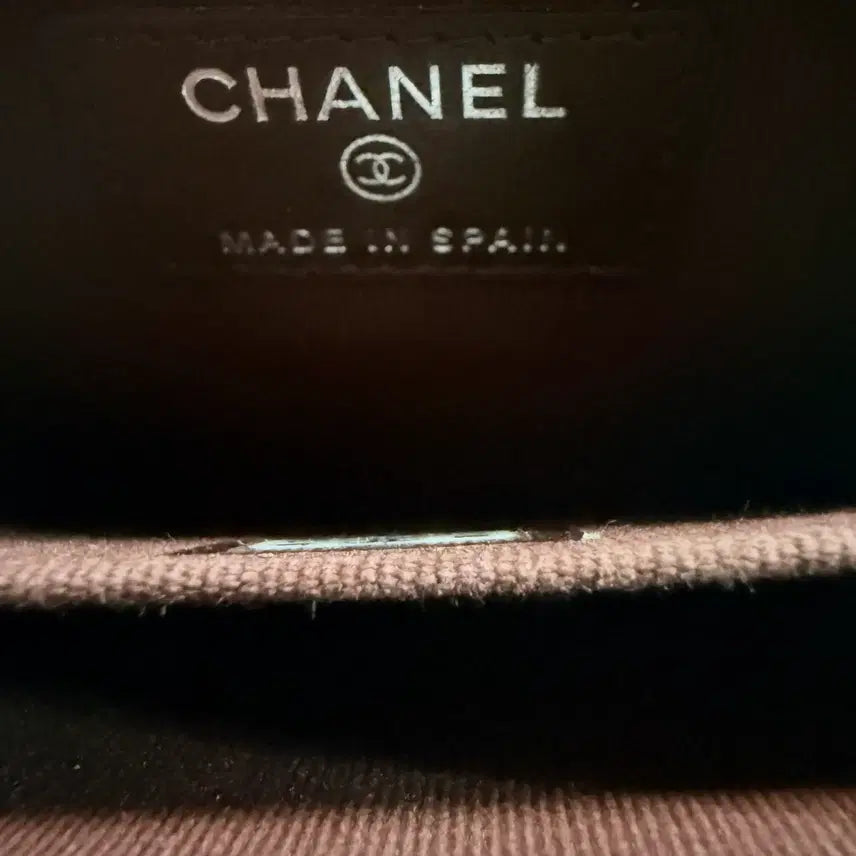 [SOLD OUT] 샤넬 캐비어 내장칩 은장 지퍼돌이 카드지갑
