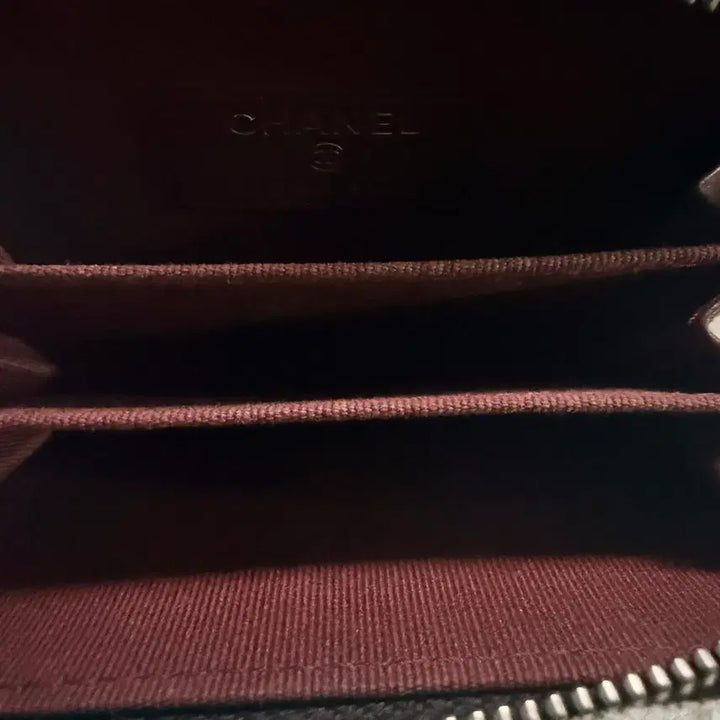 [SOLD OUT] 샤넬 캐비어 내장칩 은장 지퍼돌이 카드지갑