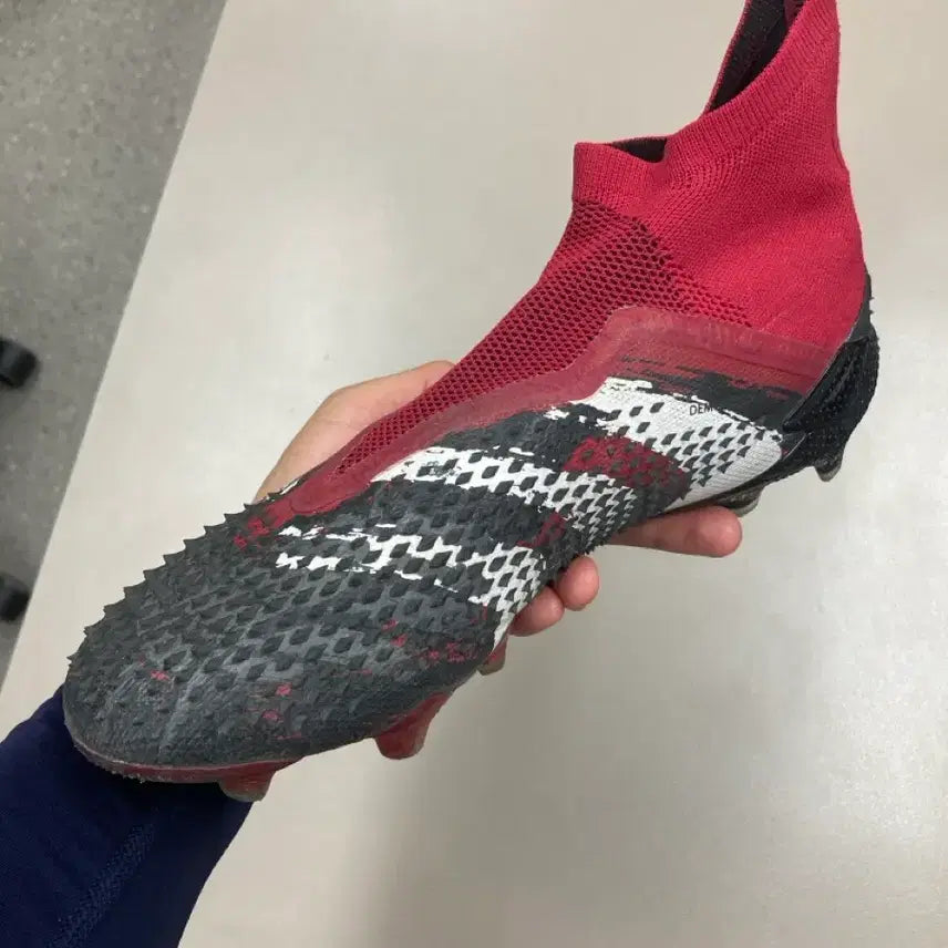 [BUNJANG] Adidas Predator Mutator 265 Pharrell Williams Limited Edition Soccer Cleats / 프레데터 뮤테이터 265 퍼렐 윌리엄스 한정판