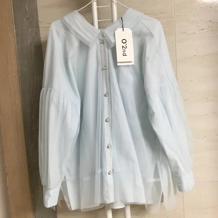 [SOLD OUT] (새상품) 오즈세컨 22 진주단추 리본 블라우스 55