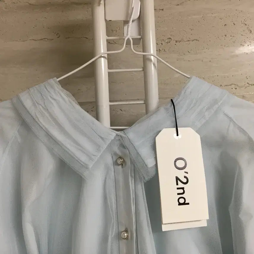 [SOLD OUT] (새상품) 오즈세컨 22 진주단추 리본 블라우스 55