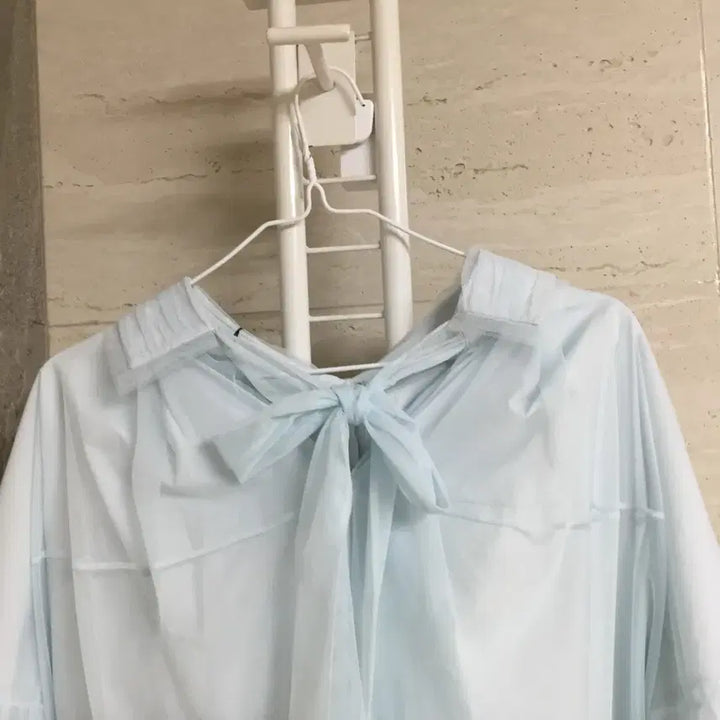[SOLD OUT] (새상품) 오즈세컨 22 진주단추 리본 블라우스 55