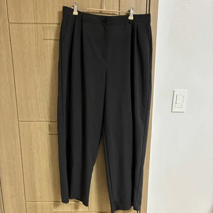 [BUNJANG] Charcoal Semi-Wide Slacks / 챠콜 슬랙스
