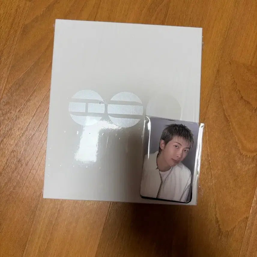 [BUNJANG] BTS Arirang Album Bundle Set with ARMYZONE Photocard / 방탄 아리랑 앨범과 아미존포카(고양)