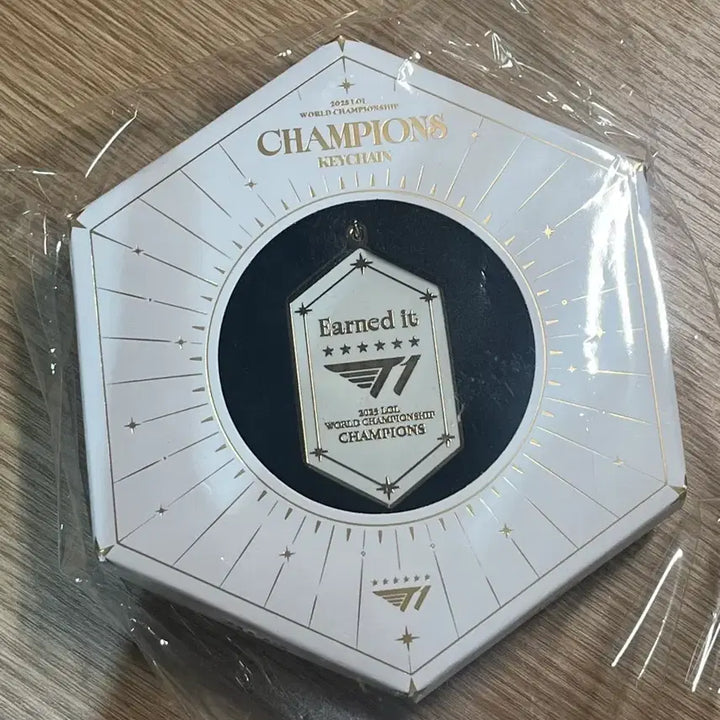 [BUNJANG] T1 25 Worlds Championship Kering / T1 티원 25 월즈 우승 키링