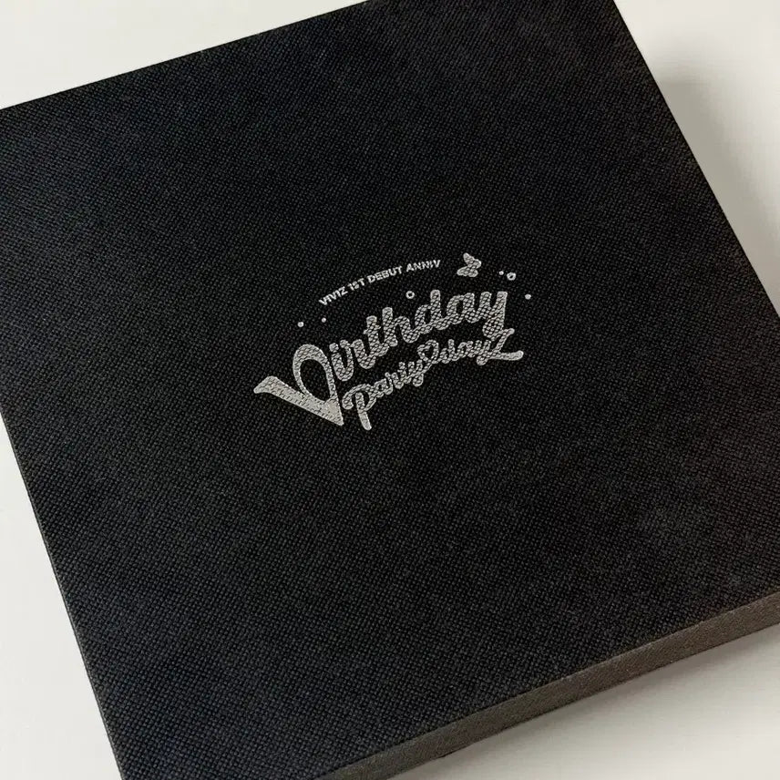 [BUNJANG] VIVIZ 1st Anniversary Popup MD Badge Set Eunha SinB Umji / 비비지 1주년 팝업 MD 엠디 뱃지 세트  은하 신비 엄지
