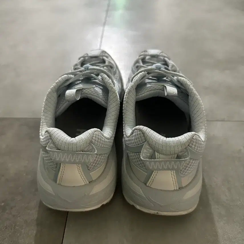 [BUNJANG] Hoka Mafate Three 2 Running Shoes / 호카 마파테 쓰리 2 일루젼 클라우드리스