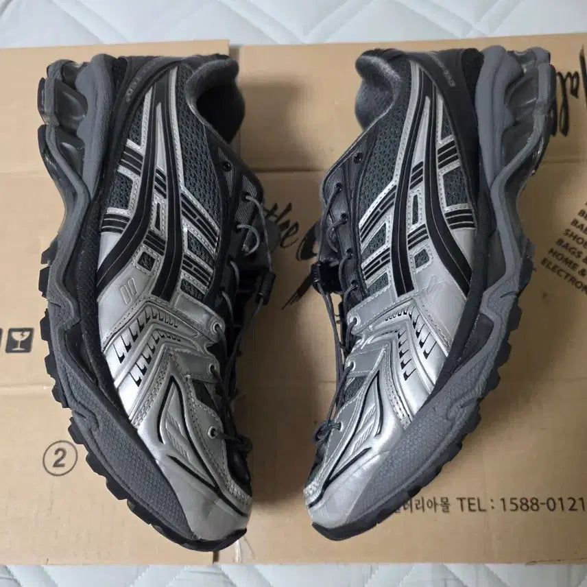 [BUNJANG] Asics Unaffected Gel-Kayano 14 Silver Moon Sneakers / (270) 아식스 언어펙티드 젤카야노 14 실버문
