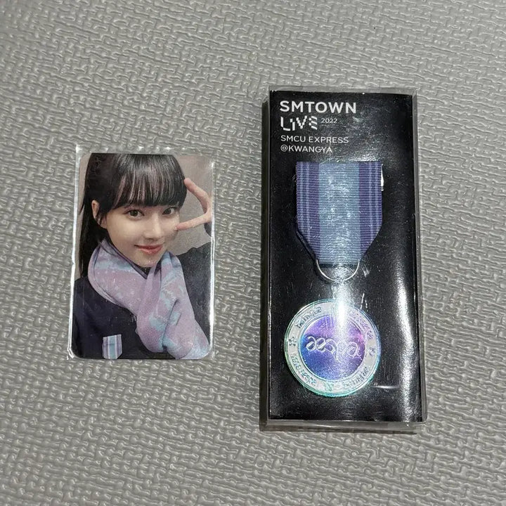 [BUNJANG] aespa Winter SMCU Emblem Badge Photocard Full Set / 에스파 윈터 SMCU 앰블럼배지(뱃지) 포카 포토카드 풀세트 양도