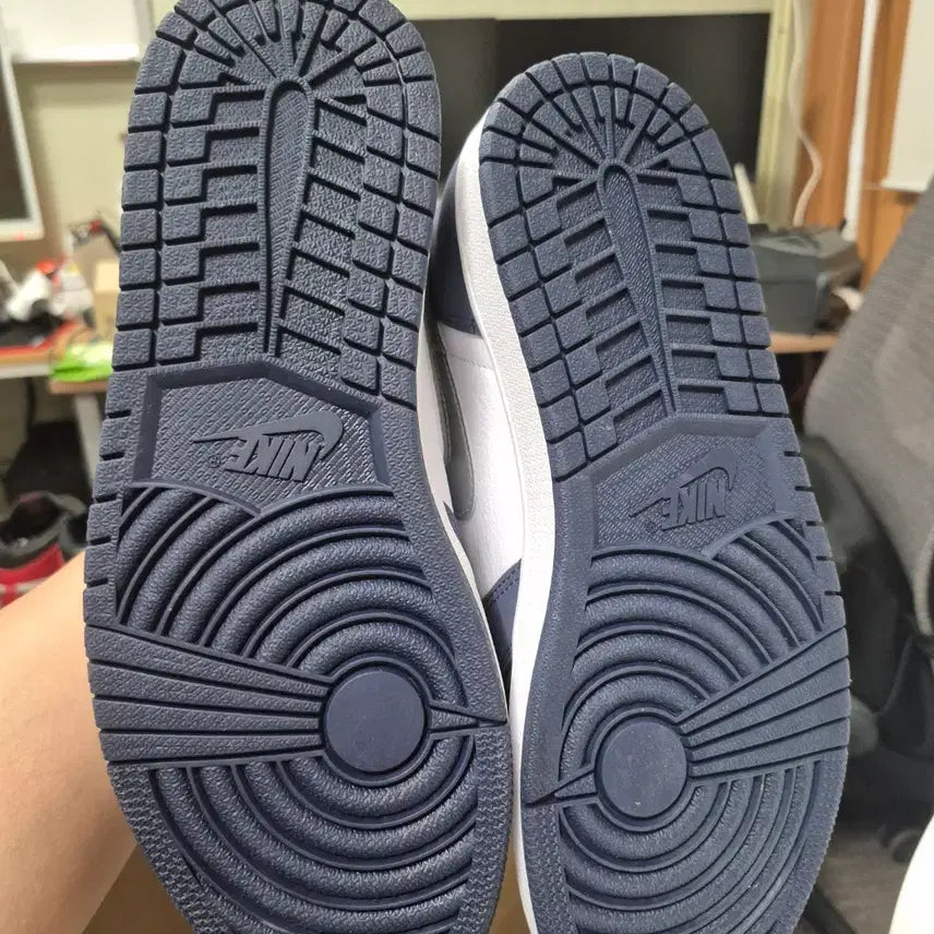 [SOLD OUT] 나이키 조던1 레트로 하이 og 미드나잇 네이비 COJP 275