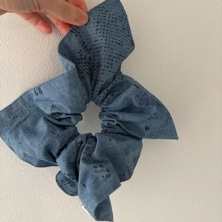 [BUNJANG] Type Service Square Scrunchie / 타입서비스 사각 스크런치 (새상품)