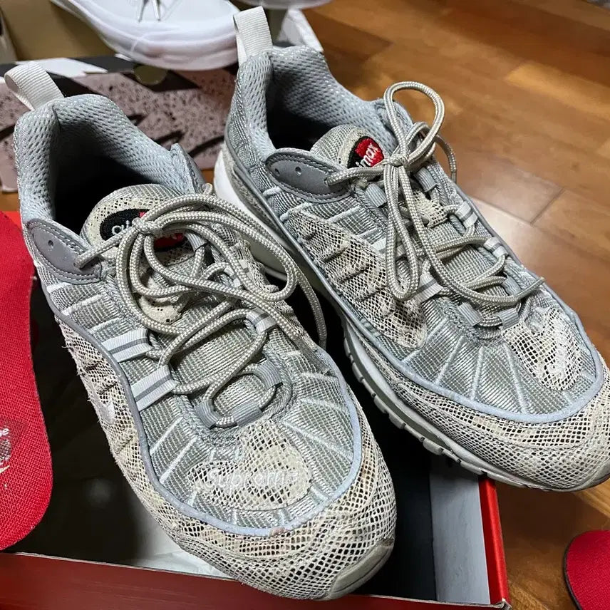 [BUNJANG] Supreme Nike Air Max 98 Sneakers / 슈프림 나이키 맥스98 245 뱀피