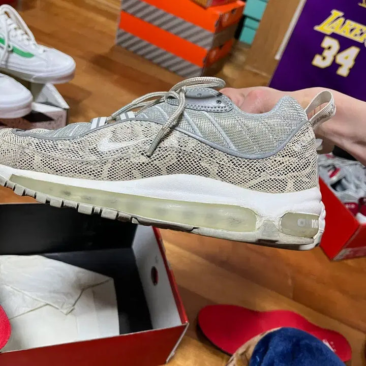[BUNJANG] Supreme Nike Air Max 98 Sneakers / 슈프림 나이키 맥스98 245 뱀피