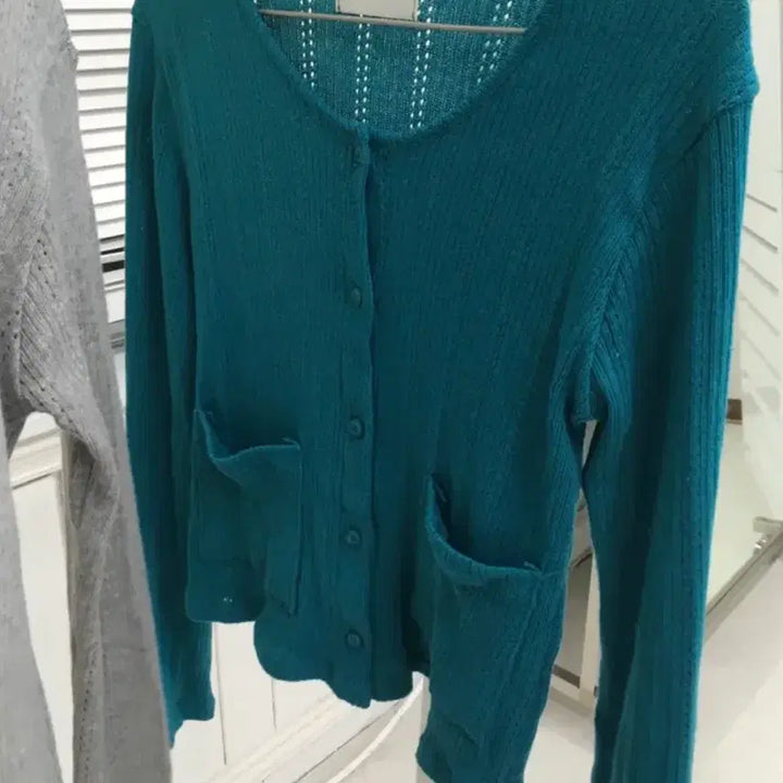 [BUNJANG] Punching Cardigan / 펀칭 가디건