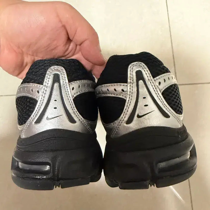[BUNJANG] Nike Air Max Moto 2K Black/Silver Sneakers / 나이키 에어맥스 모토 2K 블랙/실버