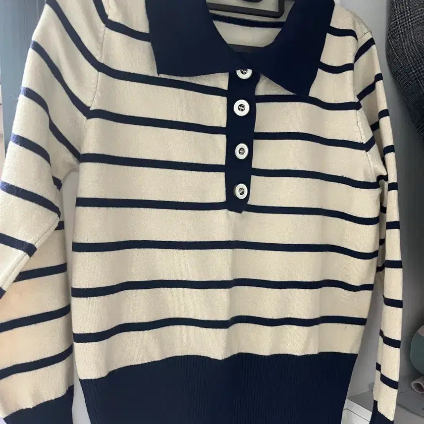 [BUNJANG] Button Stripe Knit Sweater / 버튼 스트라이프 니트